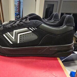 Vans Upland Skate Sneakers Shoes Black/White VN000D25B8C Men's Size 13 NEW